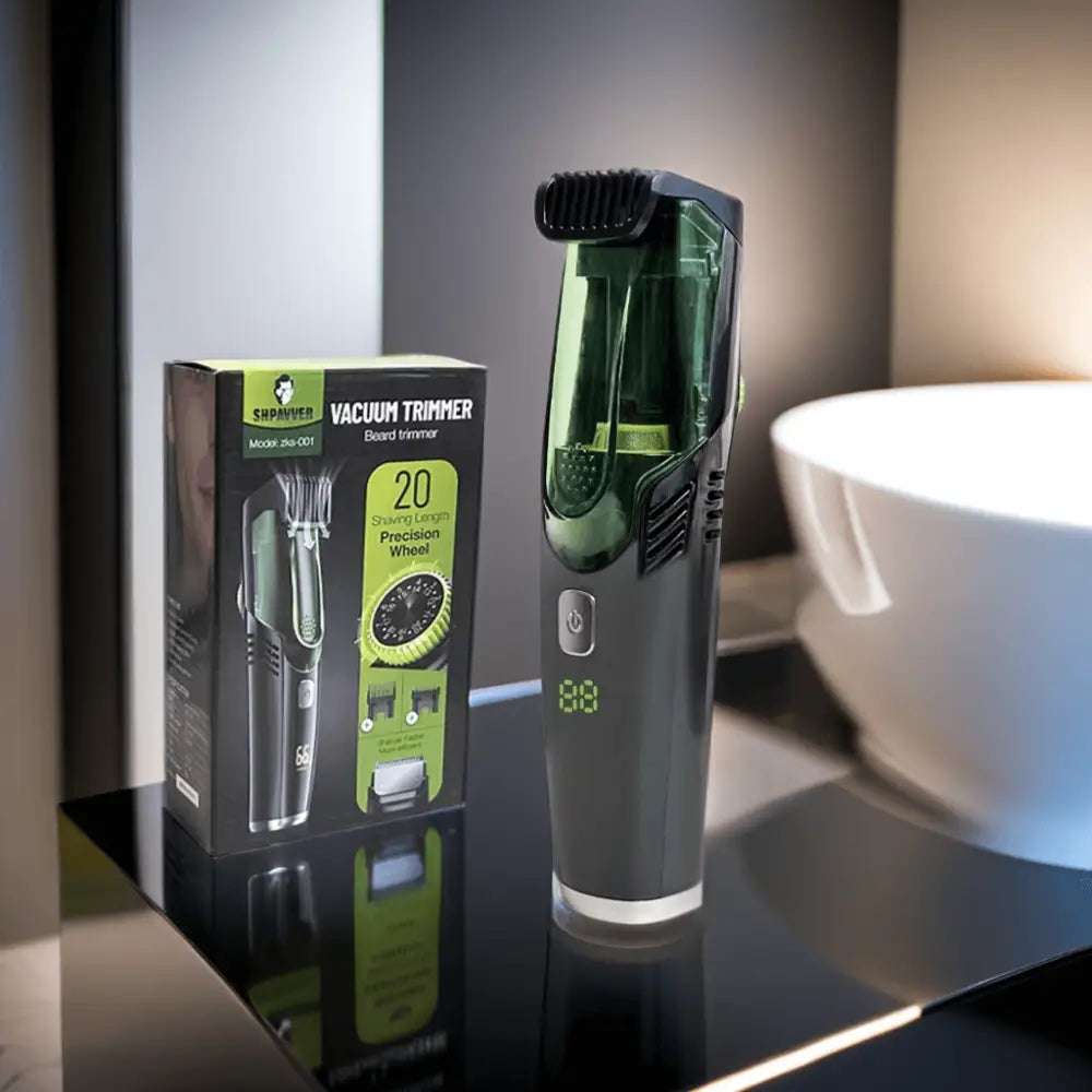 Skäggtrimmer Vacuum Pro med inbyggd vakuumfunktion och snygg design, utställd bredvid sin förpackning i ett modernt badrum.
